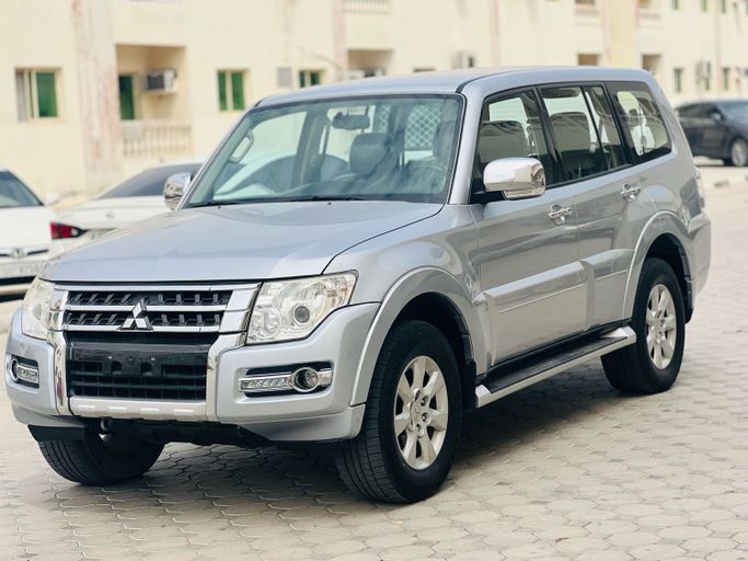 مستعملة Mitsubishi Pajero عملية فيس ليفت IV 2, 3.5 l, 2017 في في رأس الخيمة، اللون فضي. مواصفات الخليج | AUTO.AE | إعلان #248388