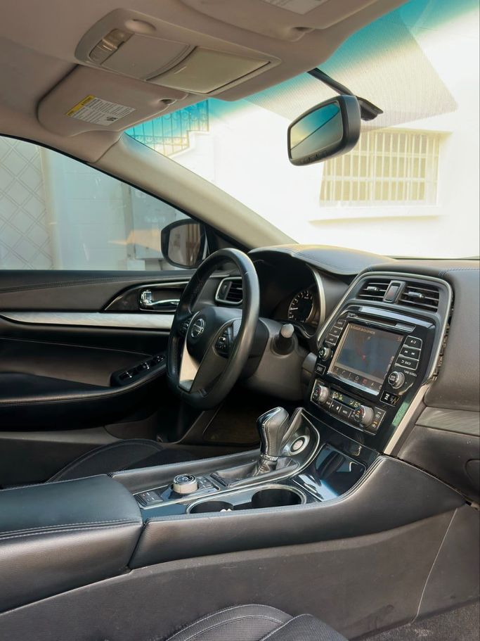 مستعملة Nissan Maxima عملية فيس ليفت VIII (A36), 3.5 l, 2018 في في الإمارات, رأس الخيمة، اللون فضي. المواصفات الأمريكية | AUTO.AE | إعلان #278699