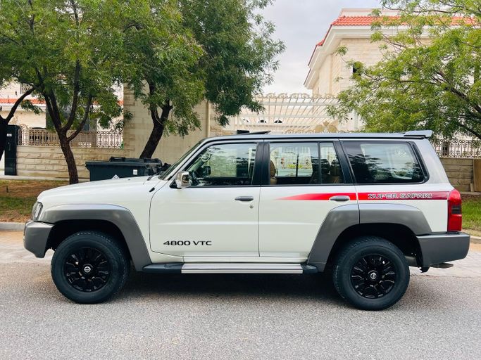 مستعملة Nissan Patrol عملية فيس ليفت V (Y61), 4.8 l, 2018 في في رأس الخيمة، اللون أبيض. مواصفات الخليج | AUTO.AE | إعلان #246635