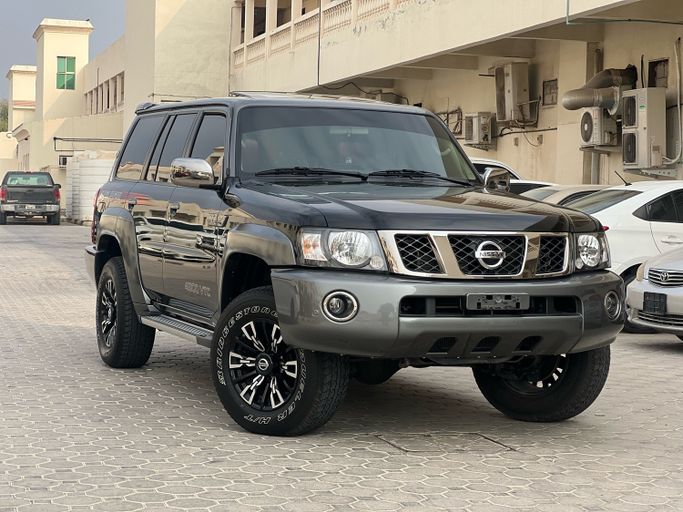 مستعملة ⁦Nissan Patrol عملية فيس ليفت V (Y61)، 4.8 l، 2024⁩ في في الإمارات, رأس الخيمة، اللون أسود. مواصفات الخليج | AUTO.AE | إعلان #290519