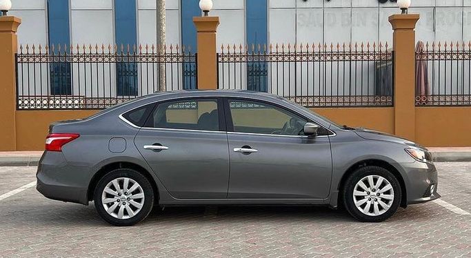 Подержанный Nissan Sentra VII (B17) Рестайлинг, 1.8 л, 2017 в Рас-эль-Хайме Серый цвет. Американская | AUTO.AE