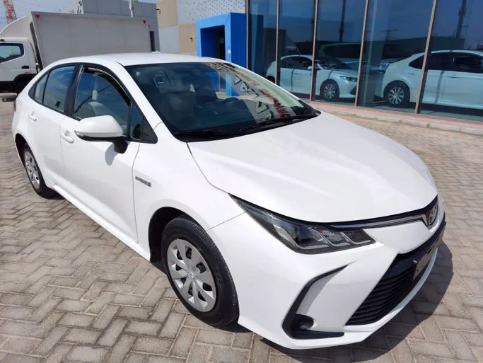مستعملة Toyota Corolla XII (E210), 1.8 l, 2020 في في رأس الخيمة من Al Jamal Automobile Showroom، اللون أبيض. مواصفات الخليج | AUTO.AE