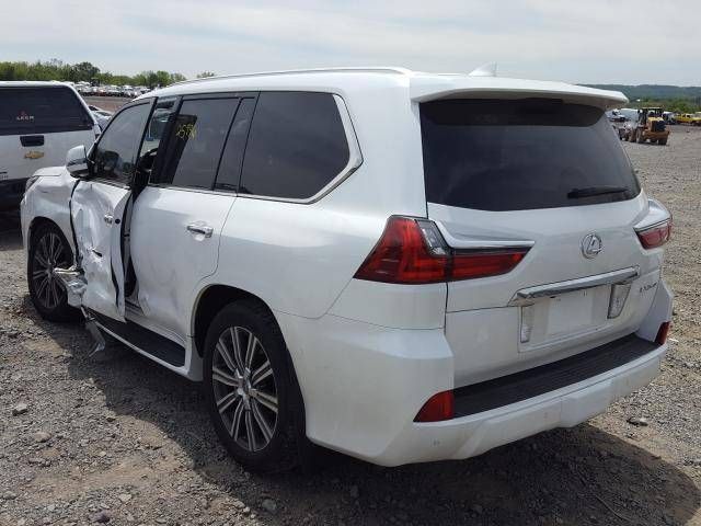 Used Toyota Land Cruiser 200 Series Facelift 2, 5.7 l, 2016 in Ras Al Khaimah, White color. American Specs | AUTO.AE