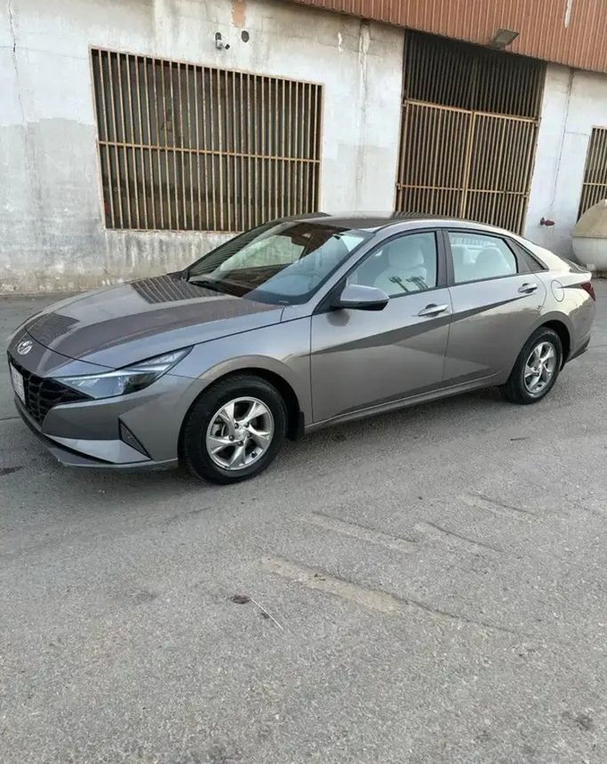 مستعملة Hyundai Elantra VII (CN7), 2.0 l, 2022 في في المملكة العربية السعودية, الجبيل من معرض جزيرة العرب للسيارات، اللون رمادي. مواصفات الخليج | AUTO.AE | إعلان #268649