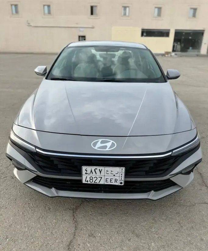مستعملة Hyundai Elantra عملية فيس ليفت VII (CN7), 1.6 l, 2024 في في المملكة العربية السعودية, الجبيل من معرض جزيرة العرب للسيارات، اللون فضي. مواصفات الخليج | AUTO.AE | إعلان #268657