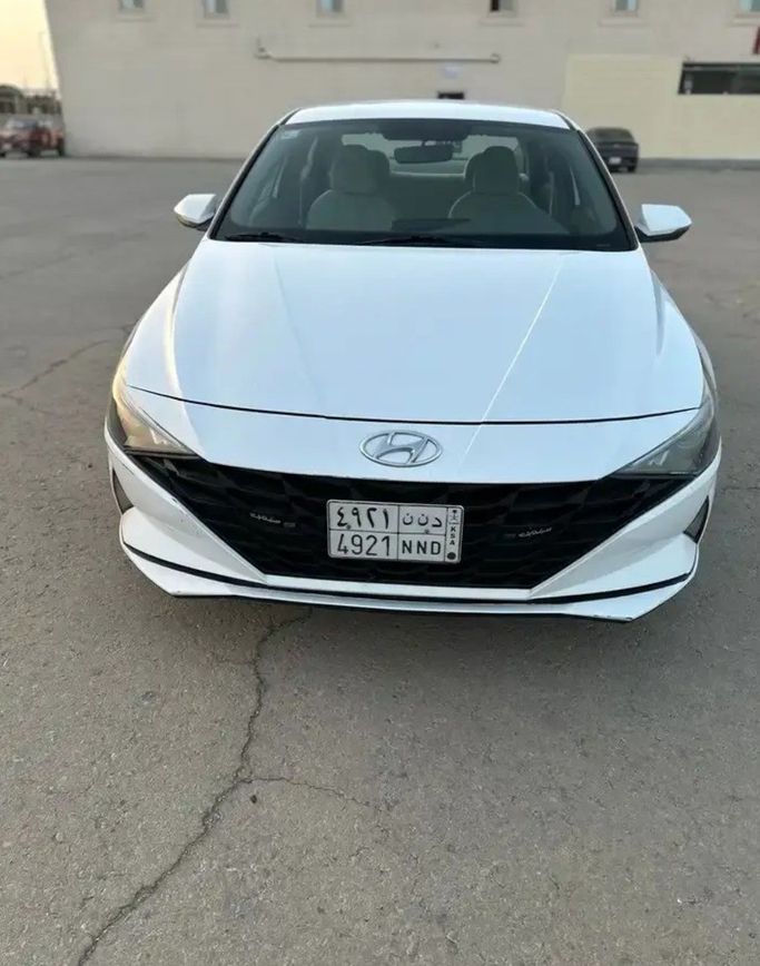 Used Hyundai Elantra VII (CN7), 2.0 l, 2021 in Saudi Arabia, Al Jubayl by معرض جزيرة العرب للسيارات, White color. GCC Specs | AUTO.AE | Listing #268668