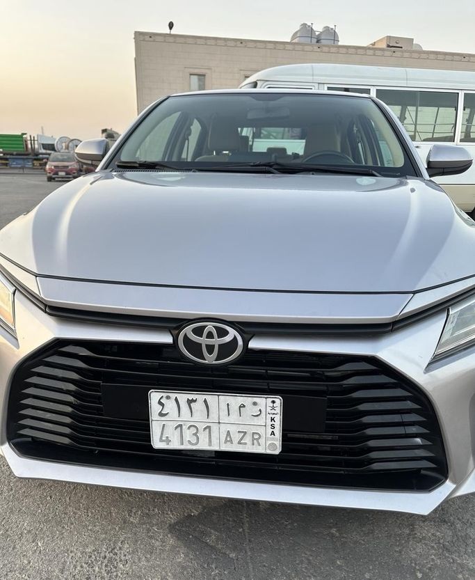 Used Toyota Yaris IV (AC100), 1.3 l, 2024 in Saudi Arabia, Al Jubayl by معرض جزيرة العرب للسيارات, Silver color.  | AUTO.AE | Listing #296384 — photo 16 of 35