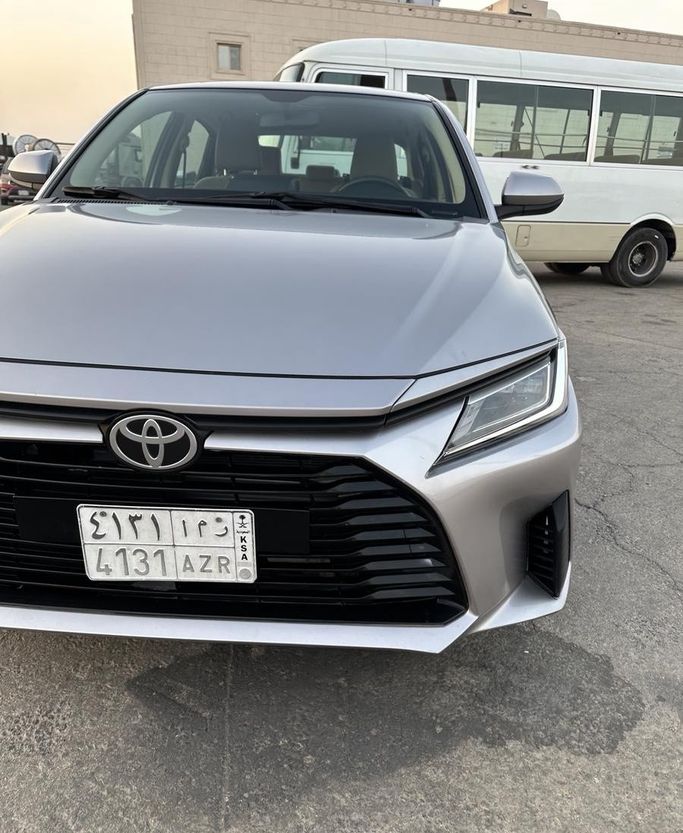 Used Toyota Yaris IV (AC100), 1.3 l, 2024 in Saudi Arabia, Al Jubayl by معرض جزيرة العرب للسيارات, Silver color.  | AUTO.AE | Listing #296384 — photo 17 of 35