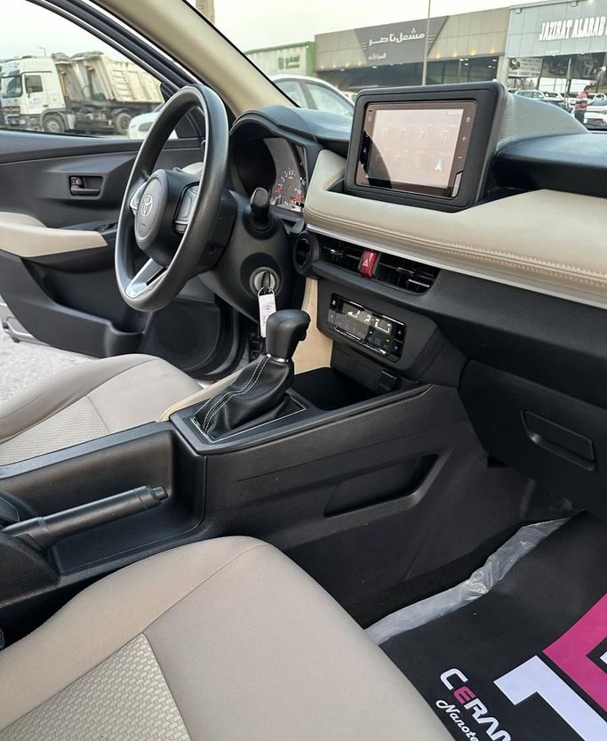 Used Toyota Yaris IV (AC100), 1.3 l, 2024 in Saudi Arabia, Al Jubayl by معرض جزيرة العرب للسيارات, Silver color.  | AUTO.AE | Listing #296384 — photo 29 of 35