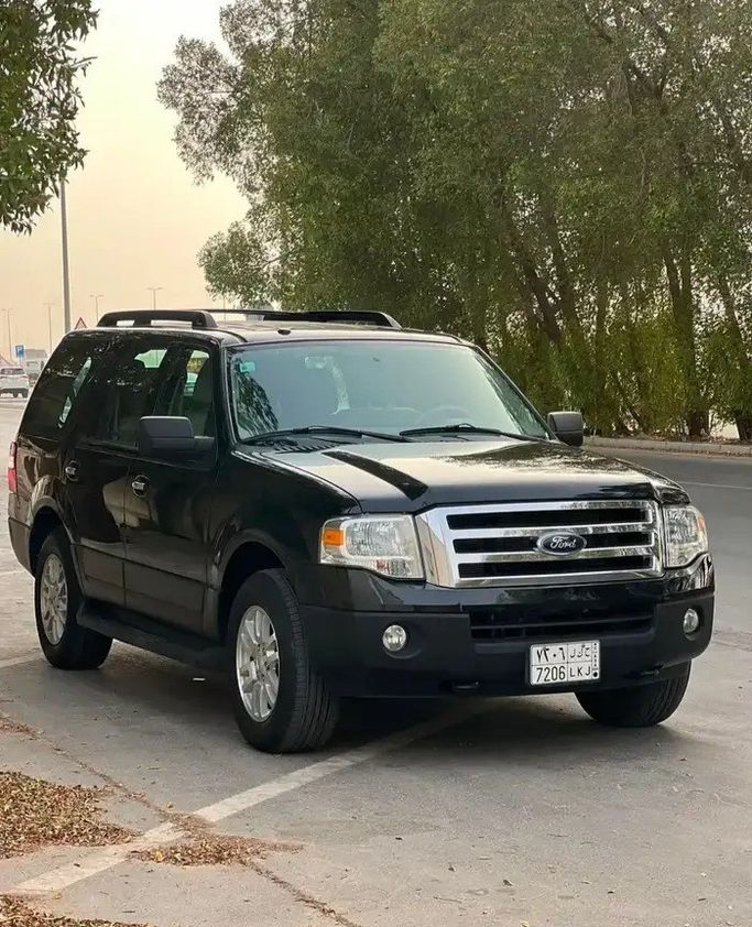 مستعملة Ford Expedition ثالثاً, 5.4 l, 2014 في في المملكة العربية السعودية, المبرز من معرض احمد عبدالله المبارك للسيارات، اللون أسود. مواصفات الخليج | AUTO.AE | إعلان #269912