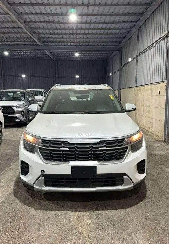 New Kia Seltos I Facelift, 1.5 l, 2025 in Saudi Arabia, Al Mubarraz by معرض رمز الإنجاز للسيارات, White color.  | AUTO.AE | Listing #270482