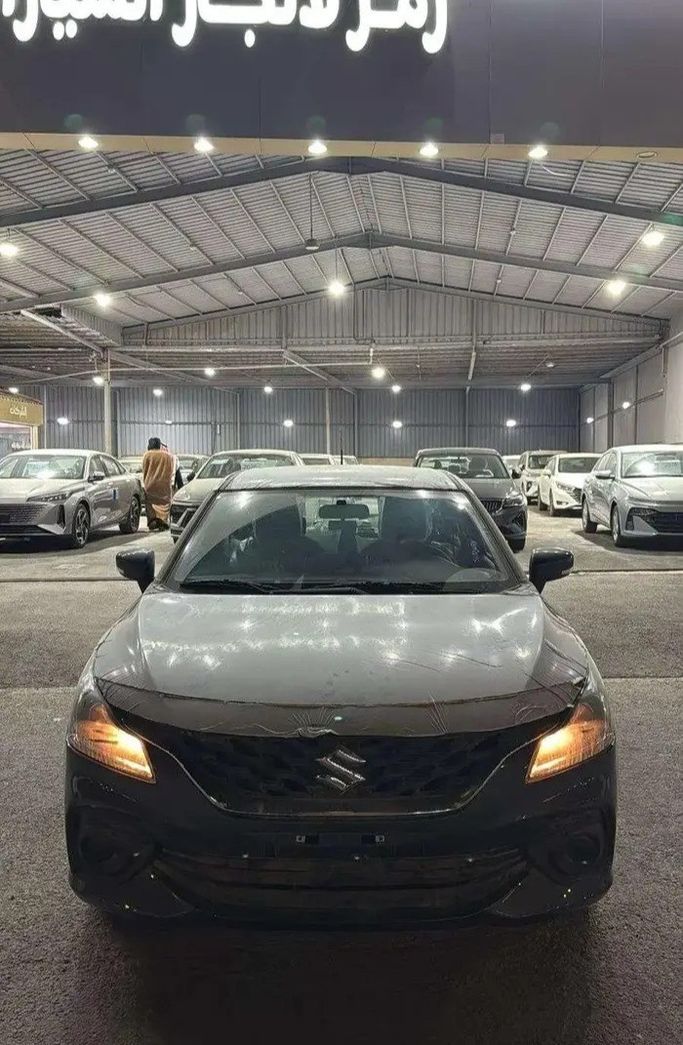 جديدة Suzuki Baleno ثالثاً, 1.5 l, 2026 في في المملكة العربية السعودية, المبرز من معرض رمز الإنجاز للسيارات، اللون رمادي.  | AUTO.AE | إعلان #270534