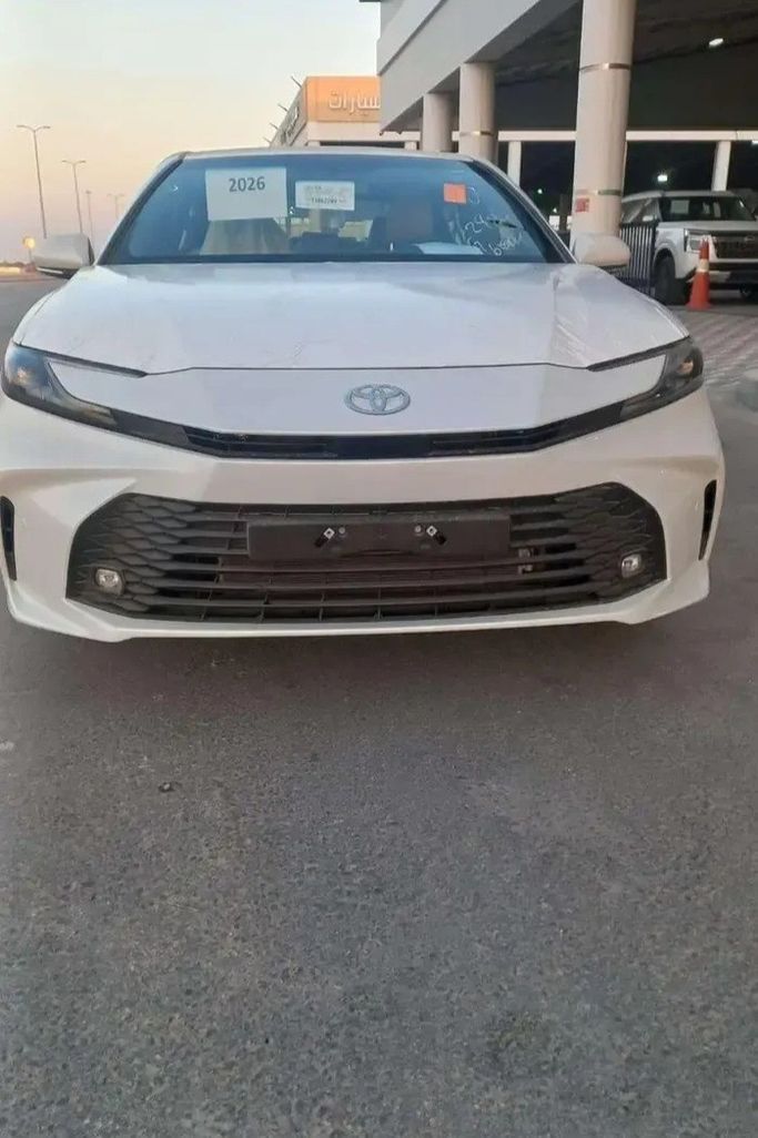 Новый Toyota Camry IX (XV80), 2.5 л, 2026 в Саудовская Аравия, Аль Мубарраз от معرض شبة الجزيرة للسيارات Белый цвет. GCC | AUTO.AE | Объявление #272396