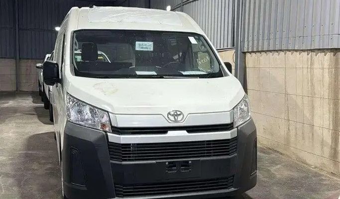 جديدة Toyota HiAce H300, 3.5 l, 2025 في في المملكة العربية السعودية, المبرز من معرض رمز الإنجاز للسيارات، اللون أبيض.  | AUTO.AE | إعلان #270554