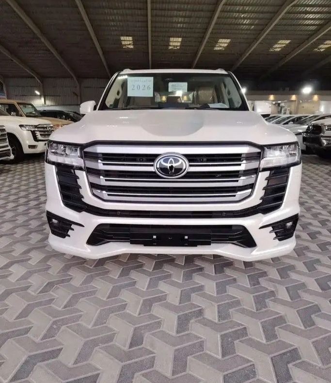 جديدة Toyota Land Cruiser Twin Turbo السلسلة 300, 3.5 l, 2026 في في المملكة العربية السعودية, المبرز من معرض شبة الجزيرة للسيارات، اللون أبيض. مواصفات الخليج | AUTO.AE | إعلان #272392