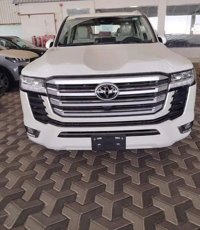 جديدة Toyota Land Cruiser السلسلة 300, 4.0 l, 2026 في في المملكة العربية السعودية, المبرز من معرض شبة الجزيرة للسيارات، اللون أبيض. مواصفات الخليج | AUTO.AE | إعلان #272397