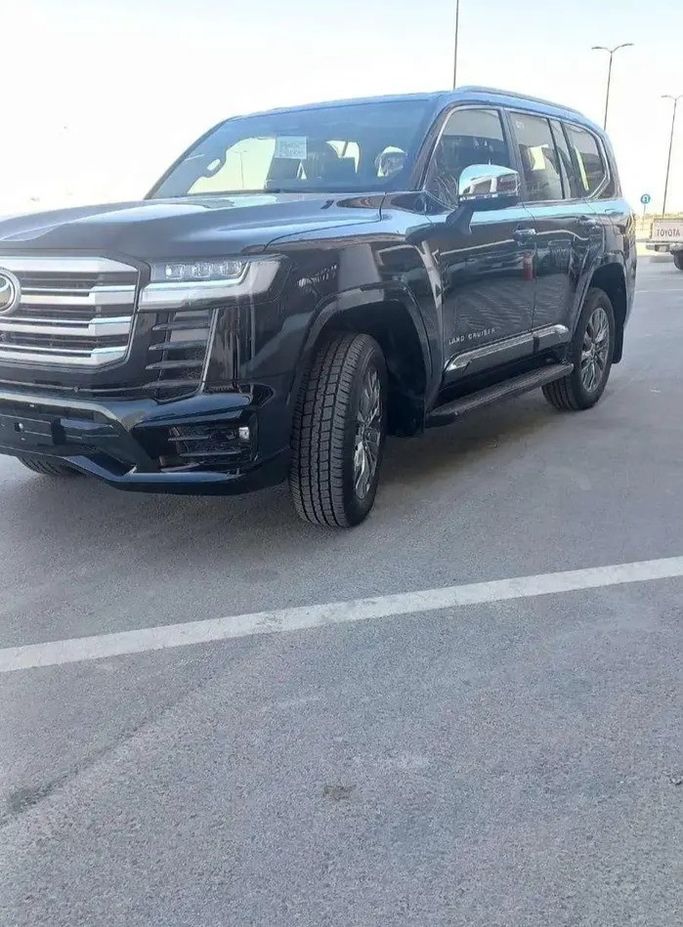 New Toyota Land Cruiser Twin Turbo 300 Series, 3.5 l, 2026 in Saudi Arabia, Al Mubarraz by معرض شبة الجزيرة للسيارات, Black color. GCC Specs | AUTO.AE | Listing #272408