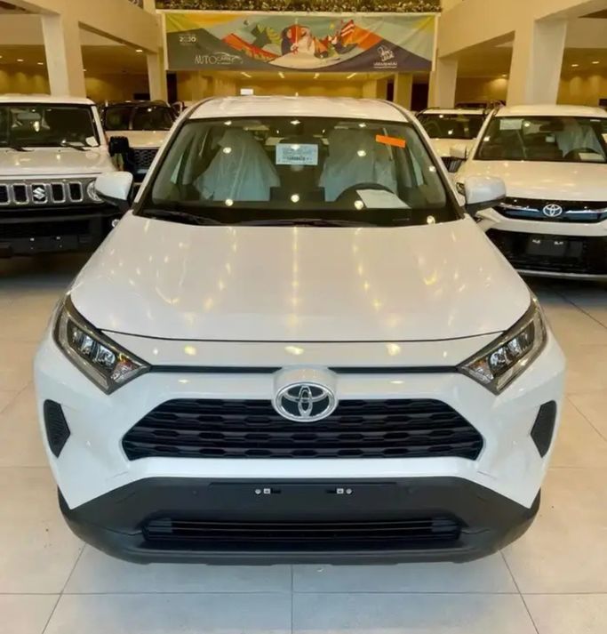 New Toyota RAV4 V (XA50), 2.5 l, 2025 in Saudi Arabia, Al Qaţīf by معارض ال حمزة للسيارات الدمام -القطيف, White color.  | AUTO.AE | Listing #267507