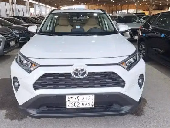 مستعملة Toyota RAV4 V (XA50), 2.5 l, 2025 في في المملكة العربية السعودية, القطيف من معارض ال حمزة للسيارات الدمام -القطيف، اللون أبيض.  | AUTO.AE | إعلان #277440