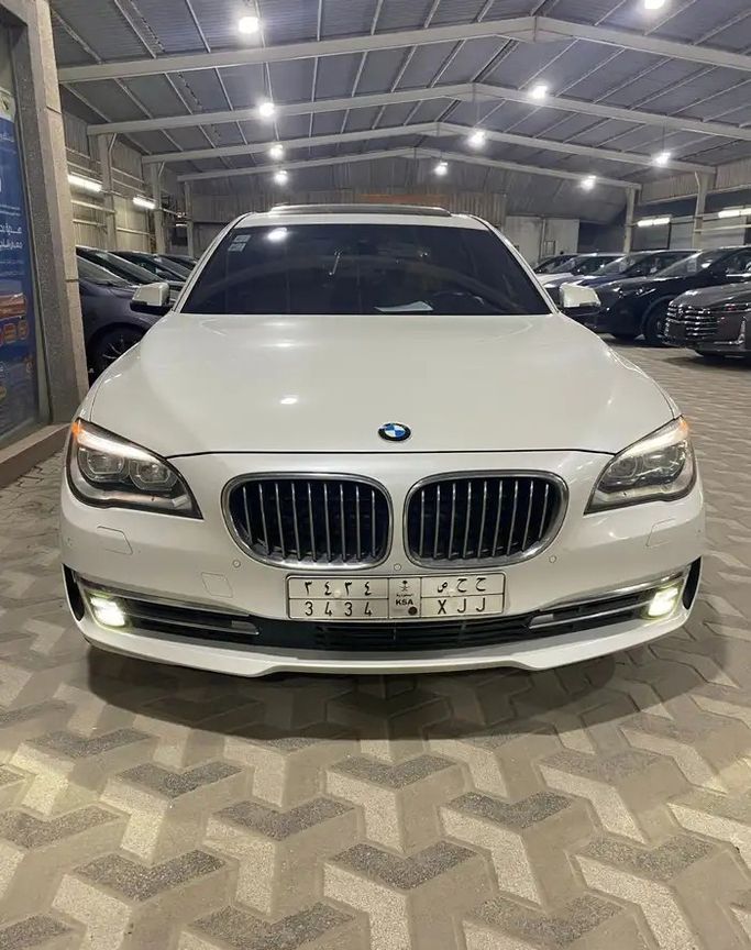 مستعملة BMW 7 Series 760Li V (F01/F02/F04) عملية فيس ليفت V (F01/F02/F04), 6.0 l, 2012 في في المملكة العربية السعودية, الدمام من معرض البلادي للسيارات، اللون أبيض. أخرى | AUTO.AE | إعلان #265737