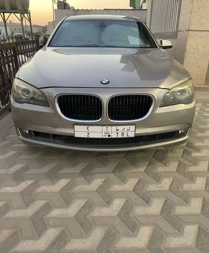 مستعملة BMW 7 Series 750Li ت (ف01/ف02/ف04), 4.4 l, 2009 في في المملكة العربية السعودية, الدمام من معرض البلادي للسيارات، اللون برونزي.  | AUTO.AE | إعلان #277380