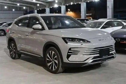 جديدة BYD Song Plus أنا فيس ليفت, 1.5 l, 2026 في في المملكة العربية السعودية, الدمام من معرض علي الصادق للسيارات، اللون رمادي. مواصفات الخليج | AUTO.AE | إعلان #263780