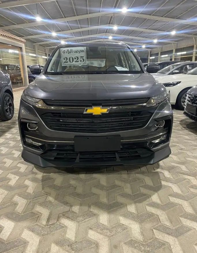 جديدة Chevrolet Captiva ثانياً, 1.5 l, 2025 في في المملكة العربية السعودية, الدمام من معرض البلادي للسيارات، اللون رمادي. أخرى | AUTO.AE | إعلان #265281