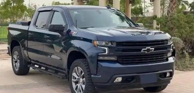 مستعملة Chevrolet Silverado IV (T1XX), 4.3 l, 2021 في في المملكة العربية السعودية, الدمام من معرض سطام الزعبي للسيارات، اللون أزرق داكن.  | AUTO.AE | إعلان #263426