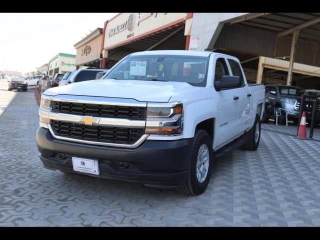 مستعملة ⁦Chevrolet Silverado عملية فيس ليفت III (K2XX)، 4.3 l، 2018⁩ في في المملكة العربية السعودية, الدمام من معرض مجموعة السلام Al-salam gulf، اللون أبيض.  | AUTO.AE | إعلان #291034