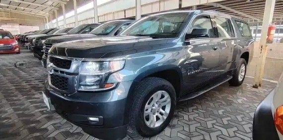 مستعملة Chevrolet Suburban حادي عشر, 5.3 l, 2020 في في المملكة العربية السعودية, الدمام من معرض ركن الصفا للسيارات، اللون أزرق داكن.  | AUTO.AE | إعلان #262130