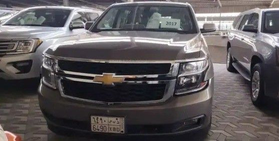 مستعملة Chevrolet Suburban حادي عشر, 5.3 l, 2017 في في المملكة العربية السعودية, الدمام من معرض ركن الصفا للسيارات، اللون رمادي.  | AUTO.AE | إعلان #262144