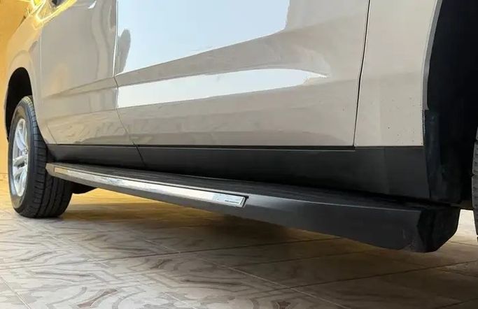 مستعملة Chevrolet Suburban الثاني عشر، 5.3 لتر، 2023 في المملكة العربية السعودية، الدمام من معرض فخر الشرق للسيارات، اللون بيج.  | AUTO.AE | إعلان #295195 — صورة 9 من 17