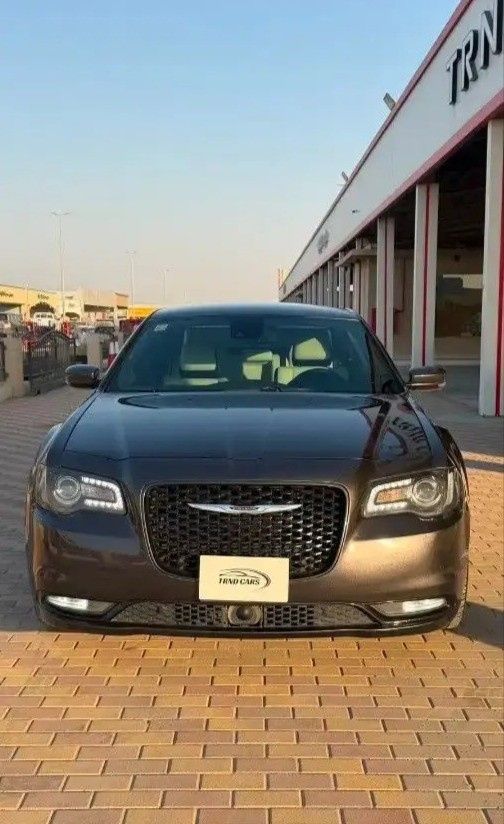 Подержанный Chrysler 300 II (LD), 3.6 л, 2021 в Саудовская Аравия, Даммам от معرض ترند كارز للسيارات Черный цвет. GCC | AUTO.AE | Объявление #275846