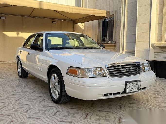 Подержанный Ford Crown Victoria II, 4.6 л, 2011 в Саудовская Аравия, Даммам от معرض فخر الشرق للسيارات Белый цвет.  | AUTO.AE | Объявление #263873