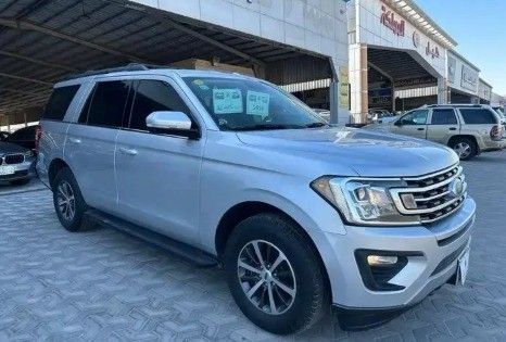 مستعملة Ford Expedition رابعاً, 3.5 l, 2019 في في المملكة العربية السعودية, الدمام من معرض مجموعة السلام Al-salam gulf، اللون فضي. مواصفات الخليج | AUTO.AE | إعلان #259216