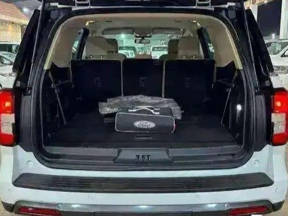 Used Ford Expedition IV Facelift, 3.5 l, 2024 in Saudi Arabia, Dammam by معرض الخشيبان للسيارات, White color.  | AUTO.AE | Listing #295478 — photo 12 of 13