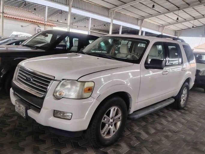 مستعملة Ford Explorer رابعاً, 4.0 l, 2010 في في المملكة العربية السعودية, الدمام من معرض شبيب للسيارات، اللون أبيض.  | AUTO.AE | إعلان #262907