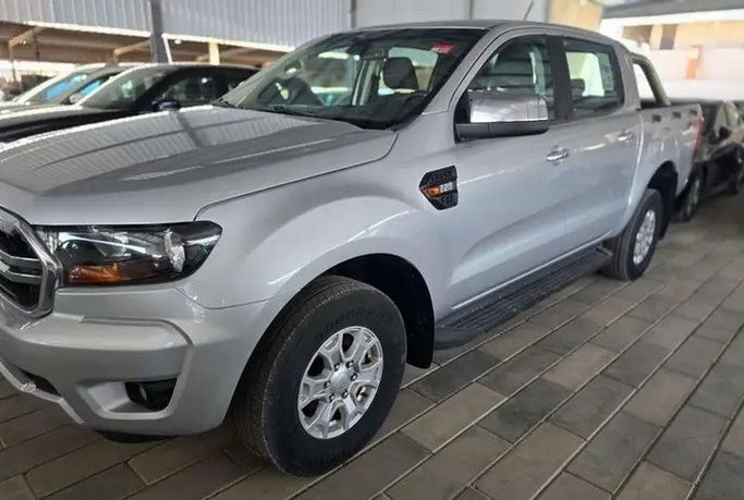 Подержанный Ford Ranger T6 Рестайлинг 2, 2.0 л, 2022 в Саудовская Аравия, Даммам от معرض اسطول الدرة للسيارات Серебристый цвет.  | AUTO.AE | Объявление #296036