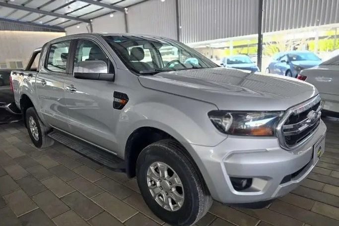 Подержанный Ford Ranger T6 Рестайлинг 2, 2.0 л, 2022 в Саудовская Аравия, Даммам от معرض اسطول الدرة للسيارات Серебристый цвет.  | AUTO.AE | Объявление #296036 — фото 2 из 15