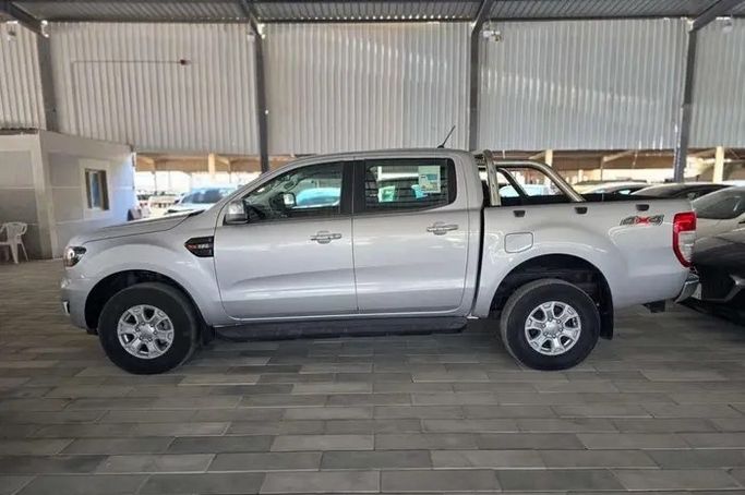Подержанный Ford Ranger T6 Рестайлинг 2, 2.0 л, 2022 в Саудовская Аравия, Даммам от معرض اسطول الدرة للسيارات Серебристый цвет.  | AUTO.AE | Объявление #296036 — фото 5 из 15
