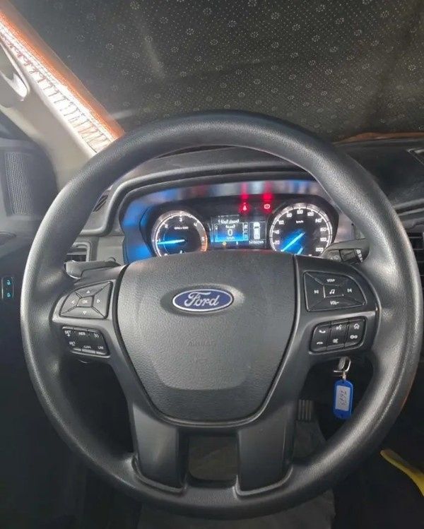 Подержанный Ford Ranger T6 Рестайлинг 2, 2.0 л, 2022 в Саудовская Аравия, Даммам от معرض اسطول الدرة للسيارات Серебристый цвет.  | AUTO.AE | Объявление #296036 — фото 13 из 15
