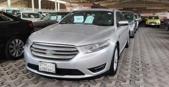 مستعملة Ford Taurus فيس ليفت السادس, 3.5 l, 2017 في في المملكة العربية السعودية, الدمام من معرض ركن الصفا للسيارات، اللون فضي.  | AUTO.AE | إعلان #262132