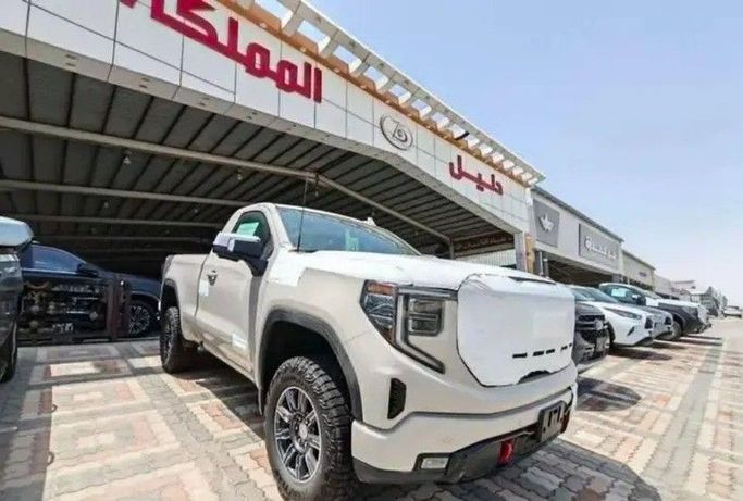 Новый GMC Sierra V (T1XX), 6.6 л, 2026 в Саудовская Аравия, Даммам от معرض دليل المملكة للسيارات dalil almamlakah Белый цвет. GCC | AUTO.AE | Объявление #259270