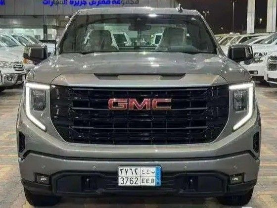 مستعملة GMC Sierra فيس ليفت IV, 5.3 l, 2024 في في المملكة العربية السعودية, الدمام من معرض الخشيبان للسيارات، اللون رمادي. مواصفات الخليج | AUTO.AE | إعلان #260274