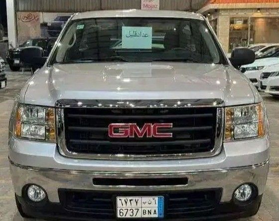 Used GMC Sierra II (GMT900), 5.3 l, 2013 in Saudi Arabia, Dammam by معرض الخشيبان للسيارات, Silver color. GCC Specs | AUTO.AE | Listing #260289