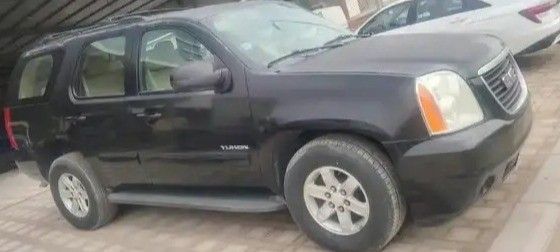 Used GMC Yukon III (GMT900), 5.3 l, 2014 in Saudi Arabia, Dammam by معرض سمو الفيصل للسيارات, Black color. GCC Specs | AUTO.AE | Listing #260005