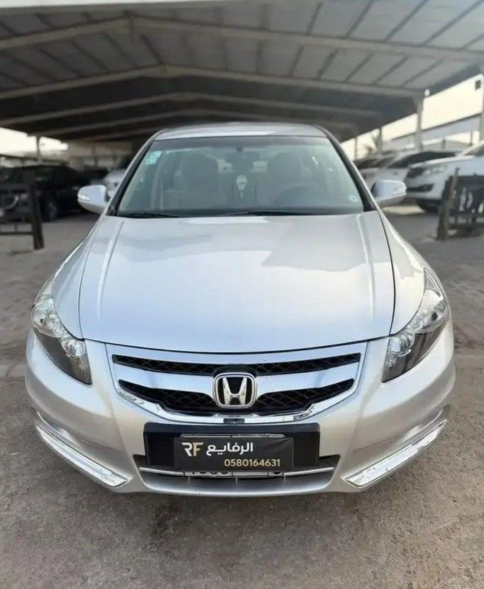 مستعملة Honda Accord فيس ليفت الثامن, 2.4 l, 2012 في في المملكة العربية السعودية, الدمام من معرض الرفاع الحديث، اللون فضي. مواصفات الخليج | AUTO.AE | إعلان #260681