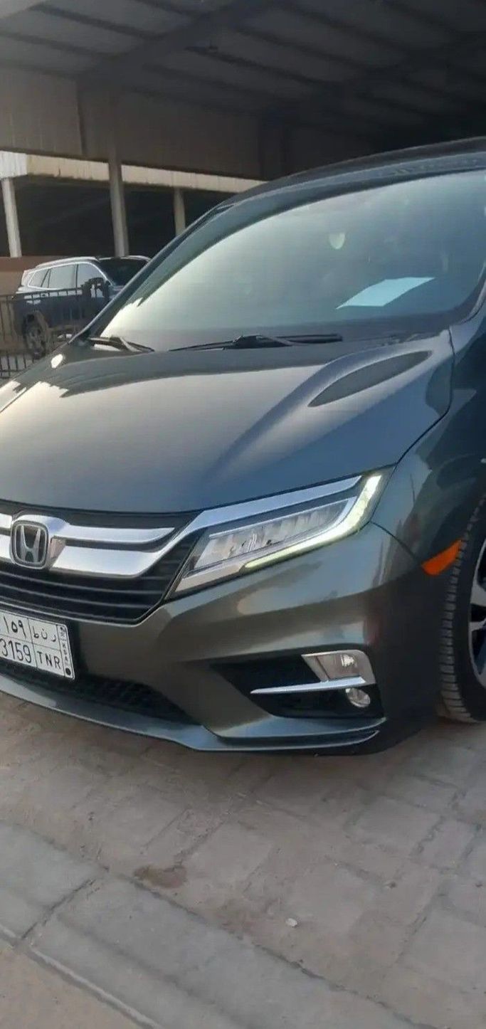 Used Honda Odyssey V Facelift, 2.4 l, 2020 in Saudi Arabia, Dammam by معرض سمو الفيصل للسيارات, Grey color. GCC Specs | AUTO.AE | Listing #260003