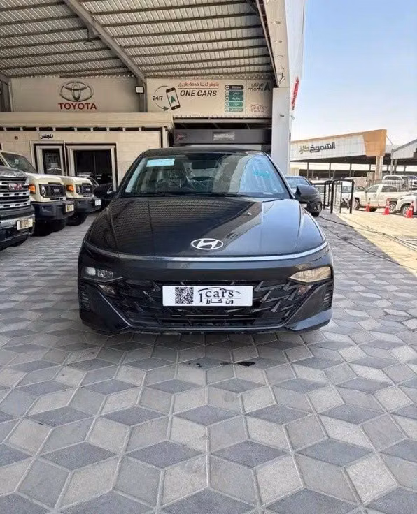 Новый Hyundai Accent VI (BN7), 1.5 л, 2026 в Саудовская Аравия, Даммам от معرض ون كارز للسيارات One Cars Серый цвет.  | AUTO.AE | Объявление #295378 — фото 2 из 10