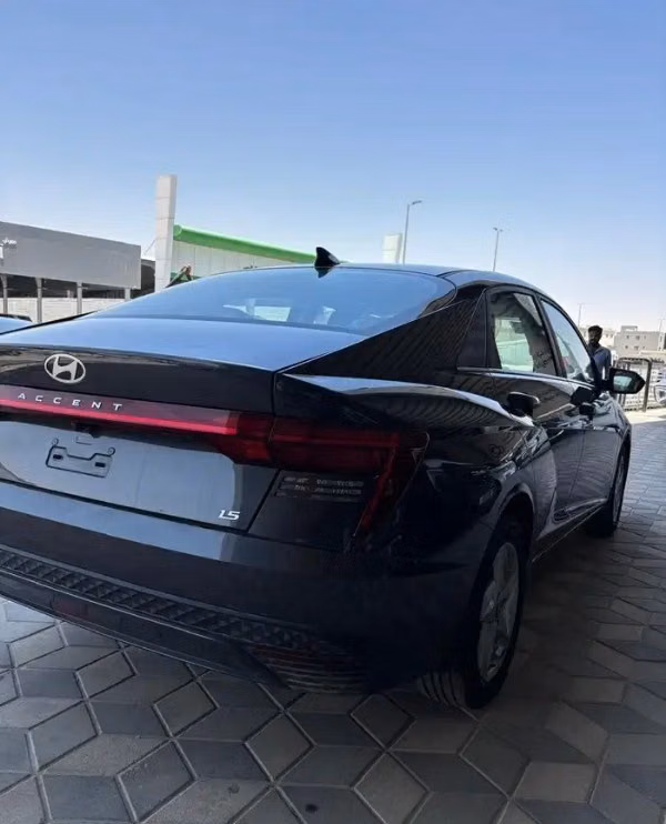 Новый Hyundai Accent VI (BN7), 1.5 л, 2026 в Саудовская Аравия, Даммам от معرض ون كارز للسيارات One Cars Серый цвет.  | AUTO.AE | Объявление #295378 — фото 6 из 10